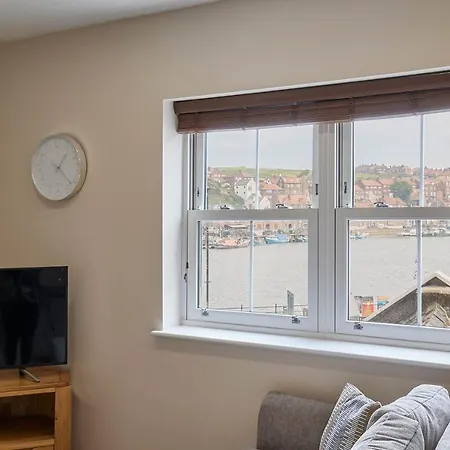 Host & - Harbour View